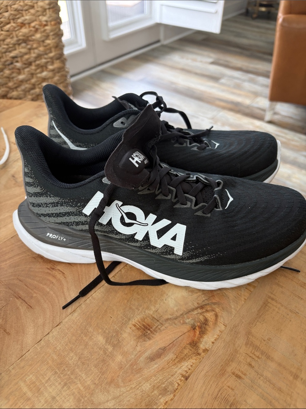 Hoka Men's Black and White Mach 5 Running Shoes